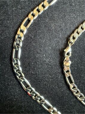Avon Men's Figaro Chain Necklace